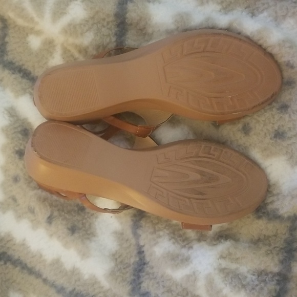 Cute Brown Sandals - Picture 3 of 4